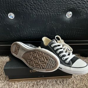 Black and white converse